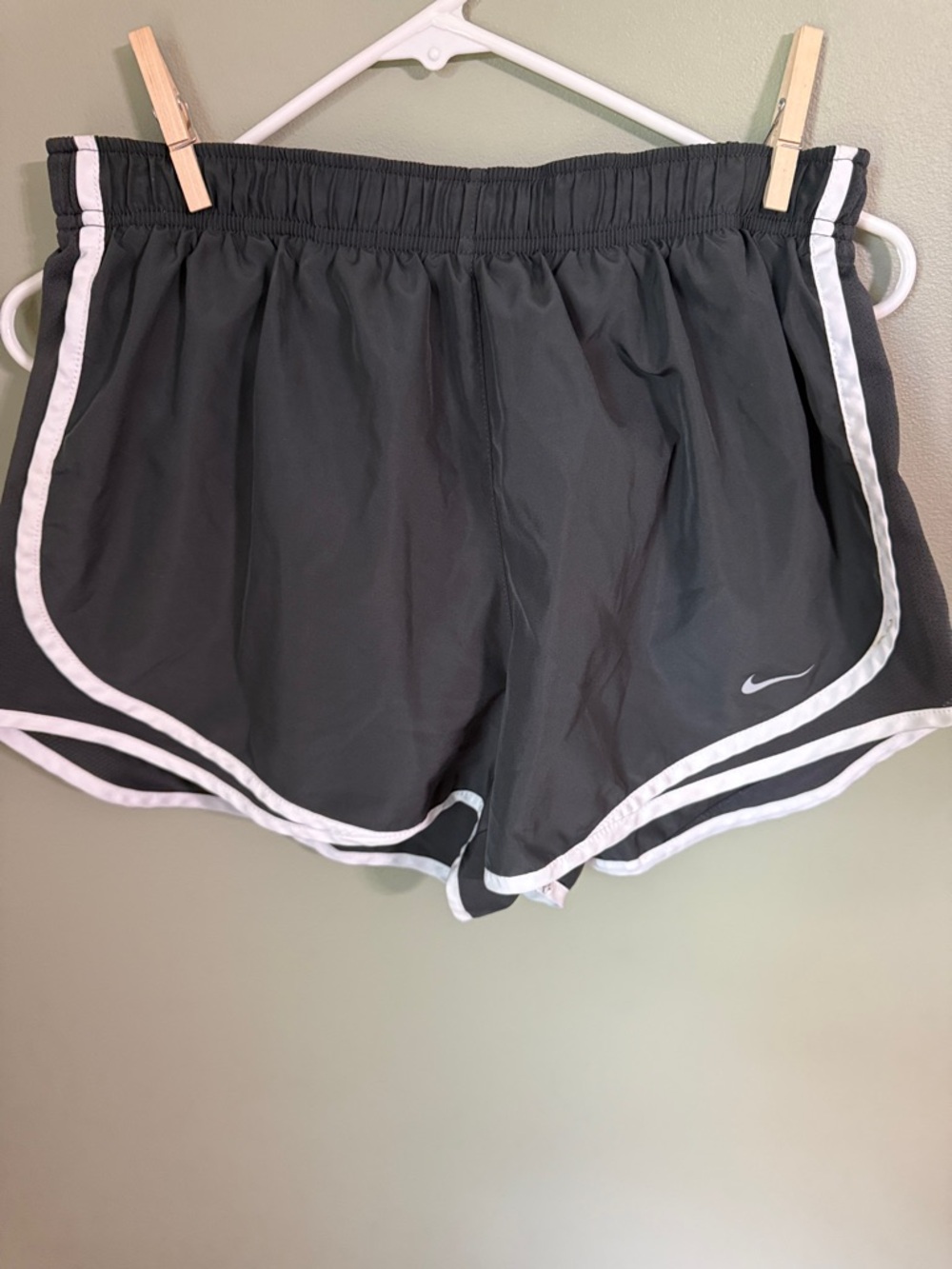 Women’s NIKE exercise shorts L